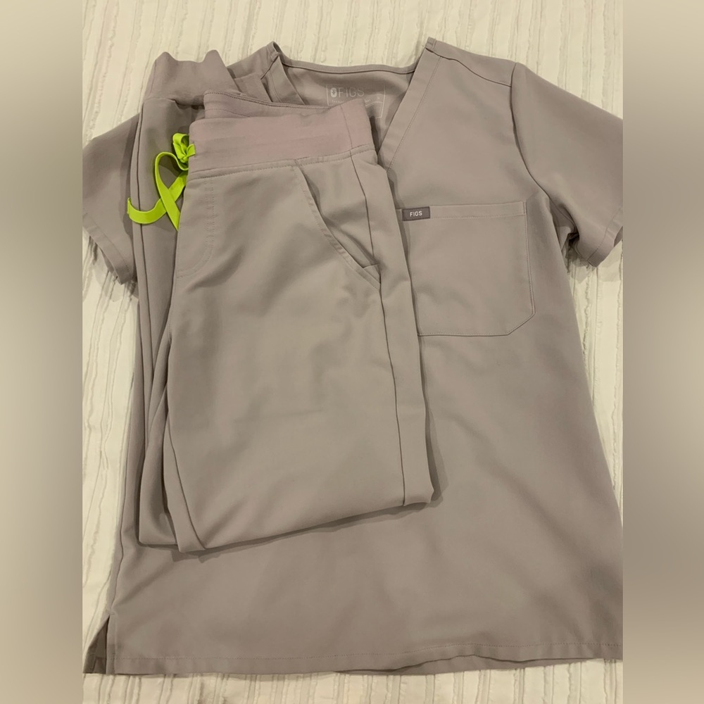 Figs scrubs